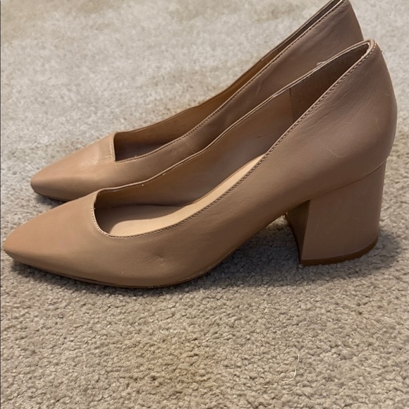 27 EDIT Naturalizer Classic Beige Heels - Picture 2 of 11